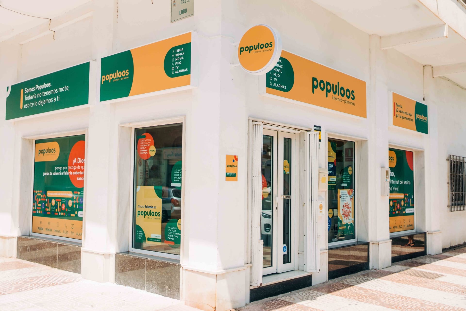 tienda de fibra y móvil en Roquetas de Mar